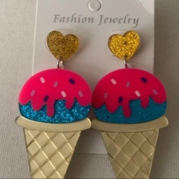 Earrings - Picture 6 of 11